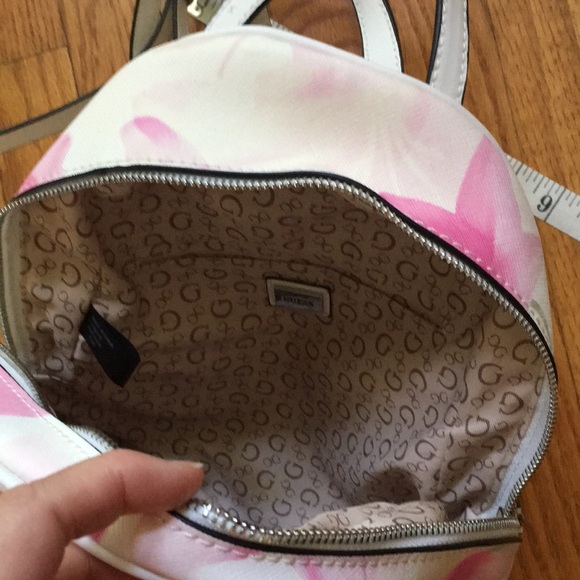 Guess backpack - Picture 5 of 5